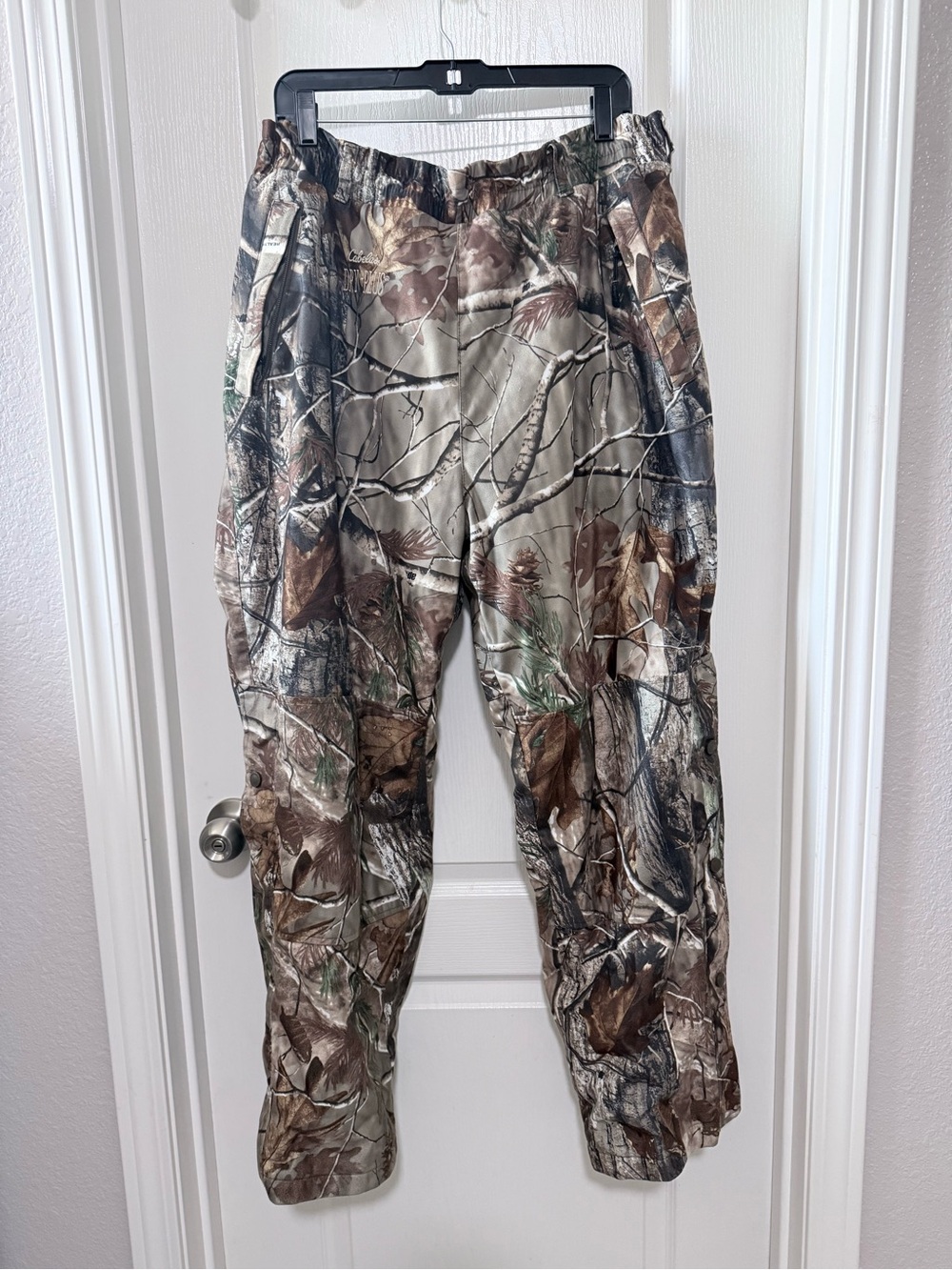 Cabela's Men's Brown/Green Camouflage Hunting Joggers